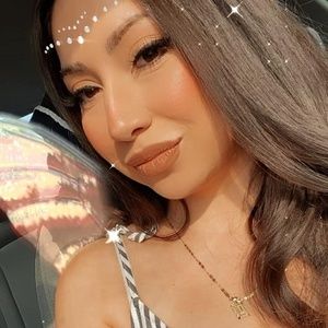 Meet your Posher, Liz